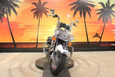 2008 Harley-Davidson FLHRC - Road King Classic Base