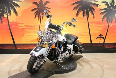 2008 Harley-Davidson FLHRC - Road King Classic Base