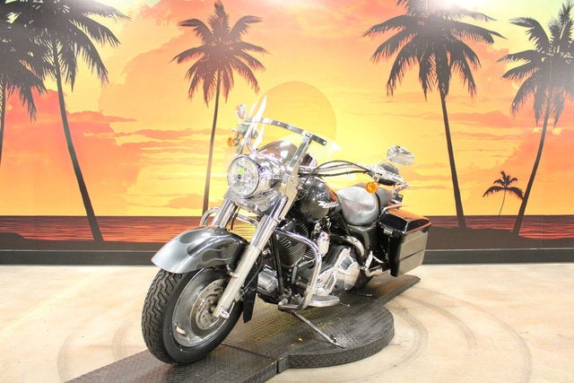 2005 Harley-Davidson FLHRS - Road King Custom Base