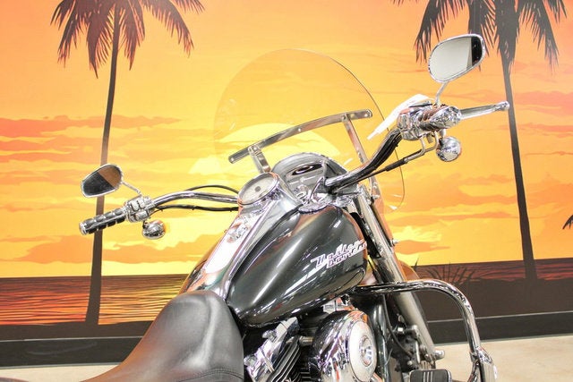 2005 Harley-Davidson FLHRS - Road King Custom Base