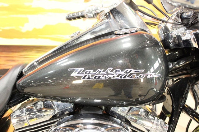 2005 Harley-Davidson FLHRS - Road King Custom Base