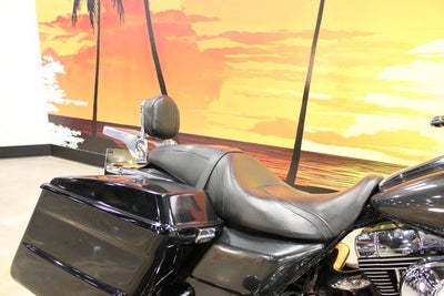 2005 Harley-Davidson FLHRS - Road King Custom Base