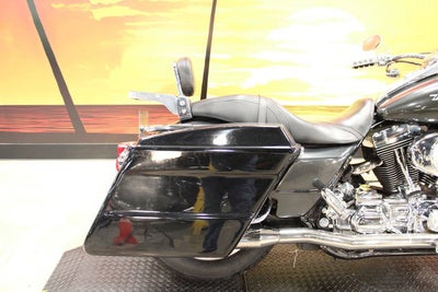 2005 Harley-Davidson FLHRS - Road King Custom Base