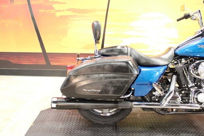 2005 Harley-Davidson FLHRS - Road King Custom Base