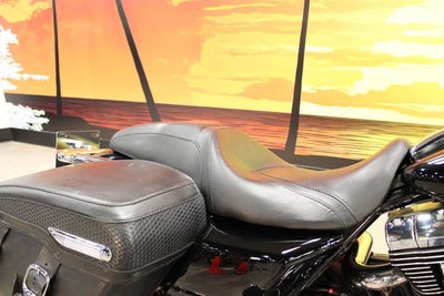 2006 Harley-Davidson FLHRS - Road King Custom Base