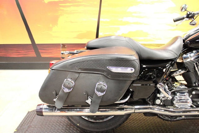 2006 Harley-Davidson FLHRS - Road King Custom Base