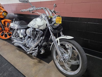 2005 Harley-Davidson FXDWGI Base