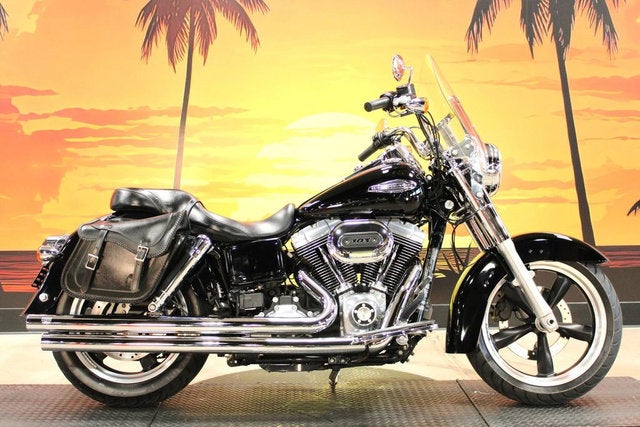 2016 Harley-Davidson FLD - Dyna Switchback Base