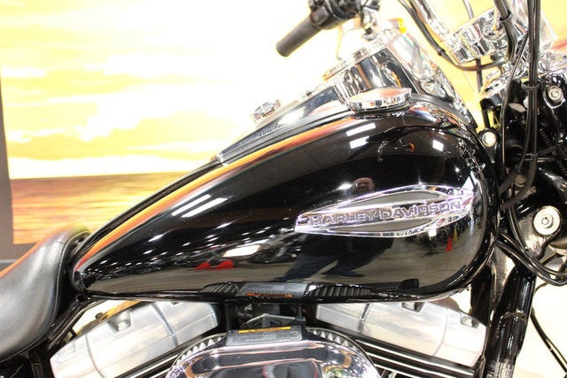 2016 Harley-Davidson FLD - Dyna Switchback Base