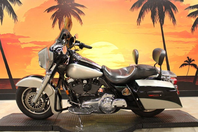 2007 Harley-Davidson FLHX - Street Glide Base