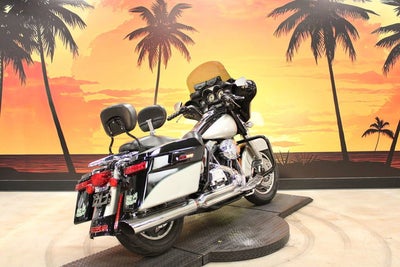 2007 Harley-Davidson FLHX - Street Glide Base