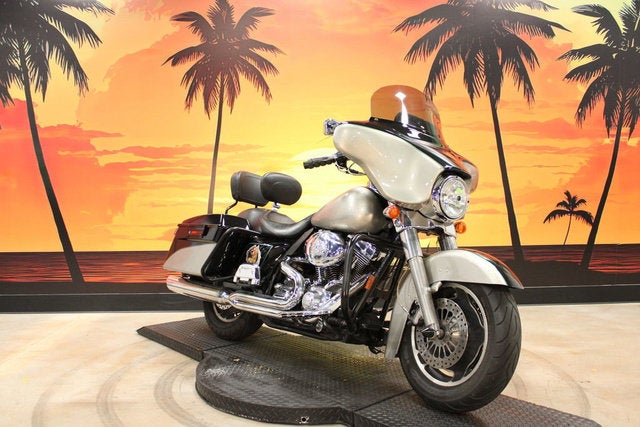 2007 Harley-Davidson FLHX - Street Glide Base