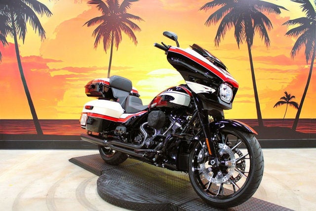 2024 Harley-Davidson FLHX - Street Glide Base