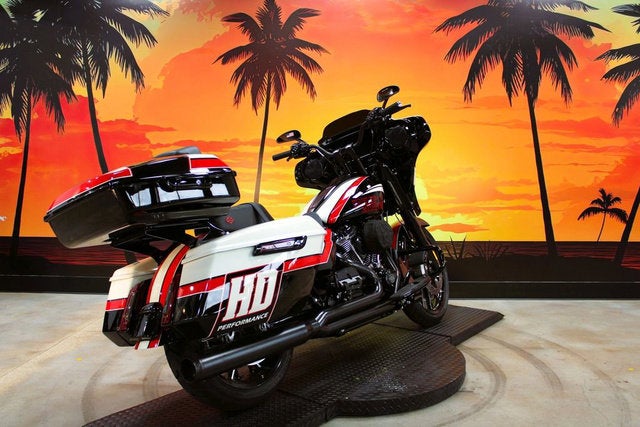 2024 Harley-Davidson FLHX - Street Glide Base