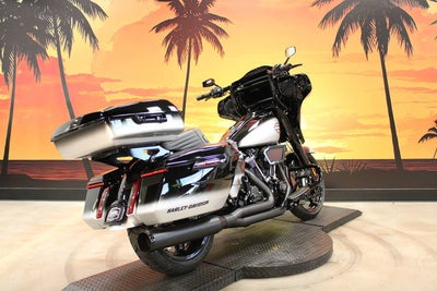 2025 Harley-Davidson FLHX - Street Glide Base