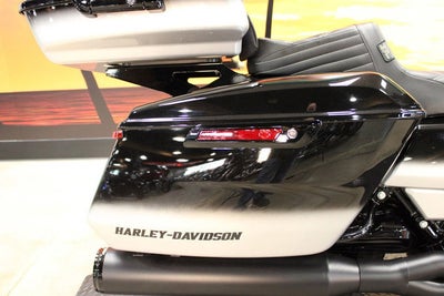 2025 Harley-Davidson FLHX - Street Glide Base