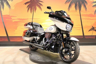 2025 Harley-Davidson FLHX - Street Glide Base