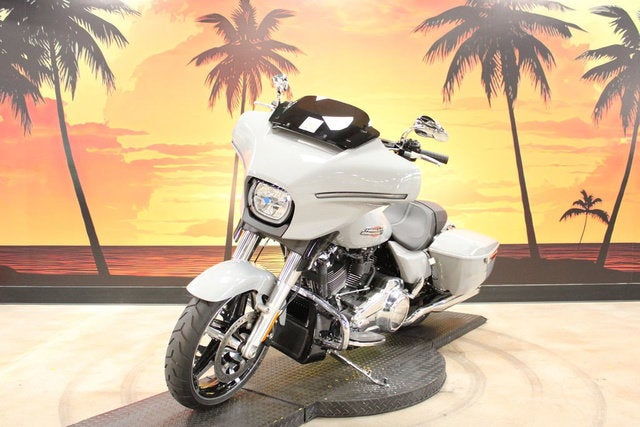 2025 Harley-Davidson FLHX - Street Glide Base