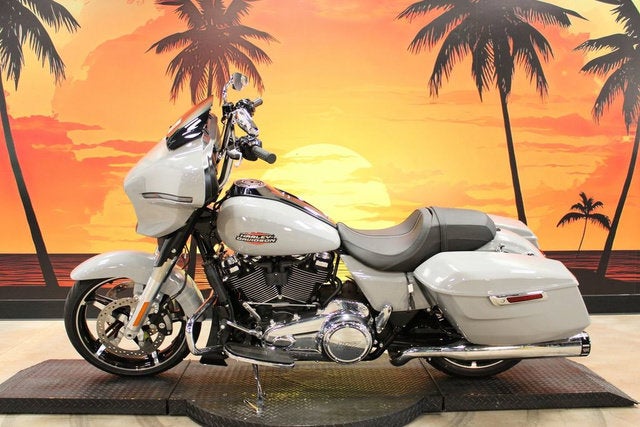2025 Harley-Davidson FLHX - Street Glide Base