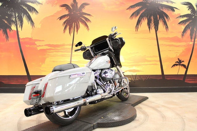 2025 Harley-Davidson FLHX - Street Glide Base