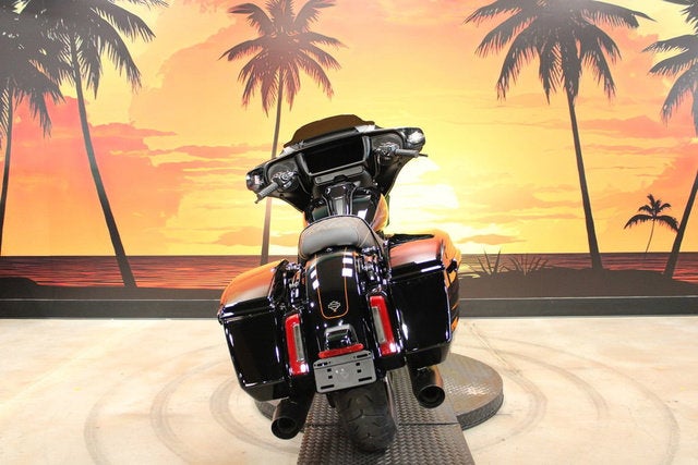 2026 Harley-Davidson Street Glide FLHX