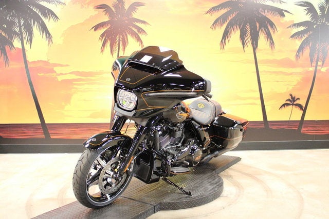 2026 Harley-Davidson Street Glide FLHX