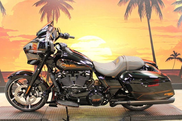 2026 Harley-Davidson Street Glide FLHX