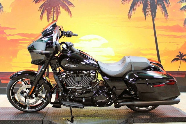 2025 Harley-Davidson FLHX - Street Glide Base