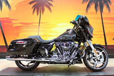 2026 Harley-Davidson FLHX - Street Glide Base