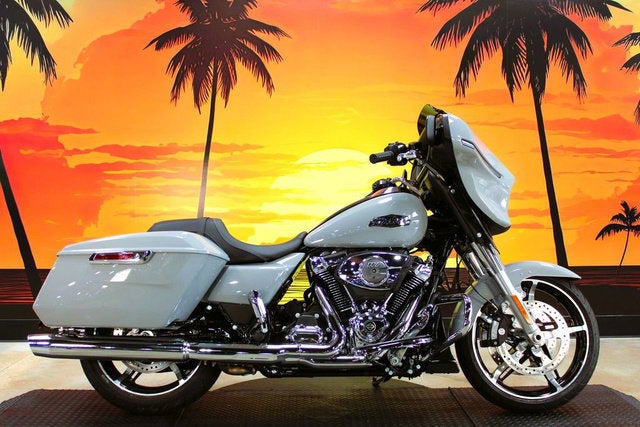 2025 Harley-Davidson FLHX - Street Glide Base