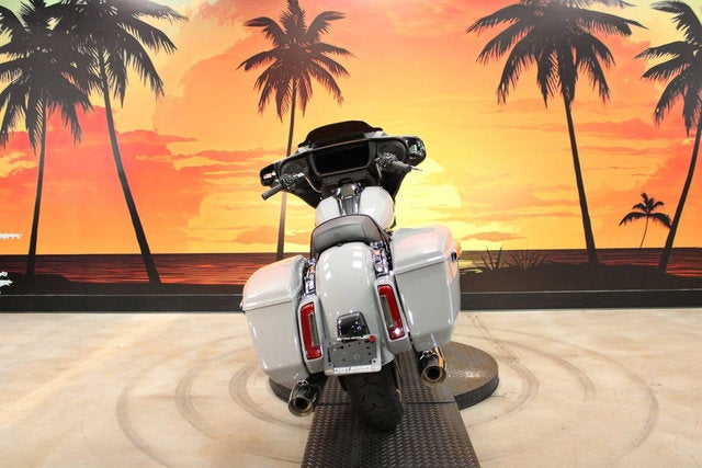 2025 Harley-Davidson FLHX - Street Glide Base