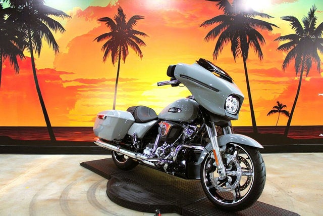 2025 Harley-Davidson FLHX - Street Glide Base