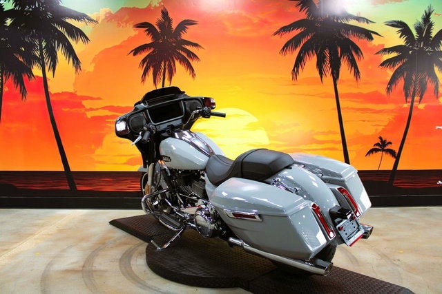 2025 Harley-Davidson FLHX - Street Glide Base