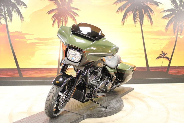 2026 Harley-Davidson Street Glide FLHX