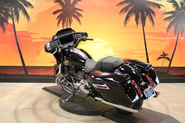 2026 Harley-Davidson FLHX - Street Glide Base