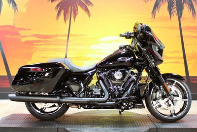 2026 Harley-Davidson Street Glide FLHX