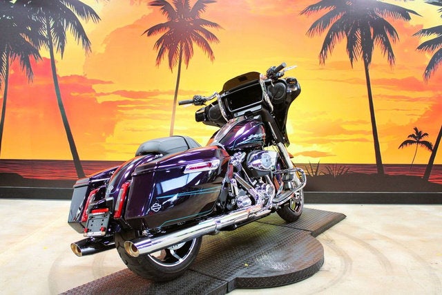 2025 Harley-Davidson FLHX - Street Glide Base