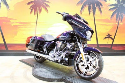 2025 Harley-Davidson FLHX - Street Glide Base
