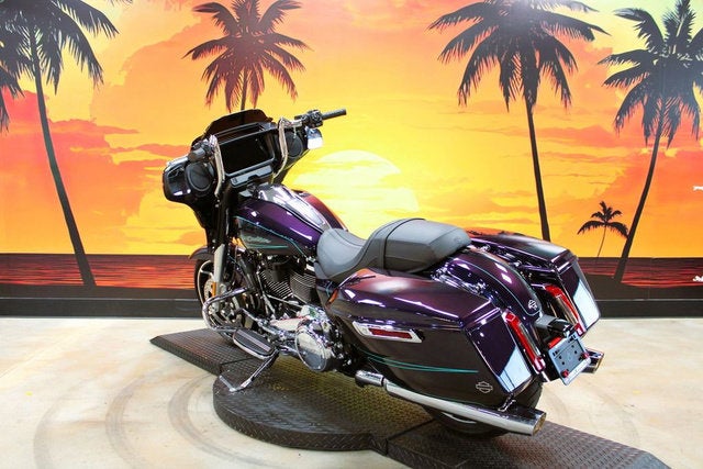 2025 Harley-Davidson FLHX - Street Glide Base