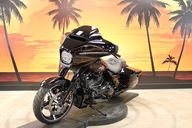 2025 Harley-Davidson FLHX - Street Glide Base