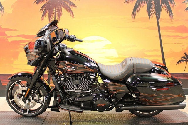 2025 Harley-Davidson FLHX - Street Glide Base