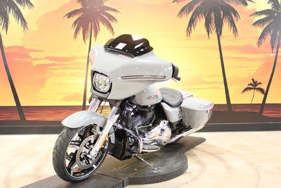 2026 Harley-Davidson Street Glide FLHX