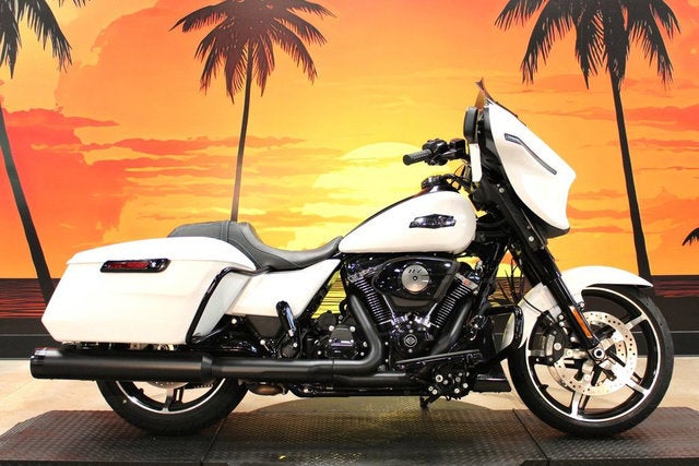 2025 Harley-Davidson FLHX - Street Glide Base