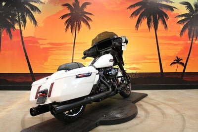2025 Harley-Davidson FLHX - Street Glide Base