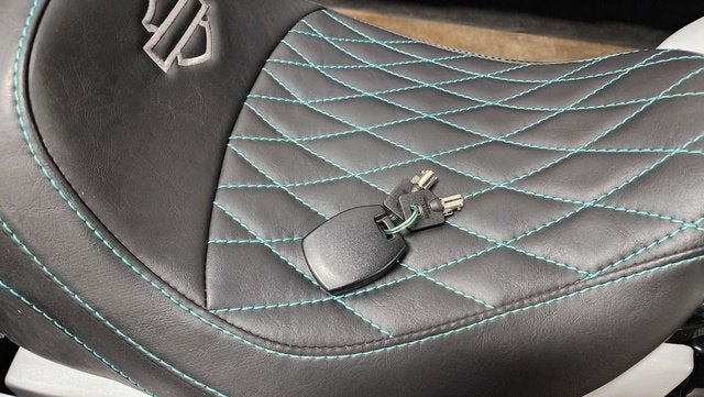 2025 Harley-Davidson FLHX - Street Glide Base