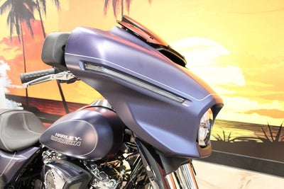 2025 Harley-Davidson FLHX - Street Glide Base