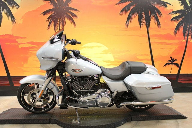 2025 Harley-Davidson FLHX - Street Glide Base