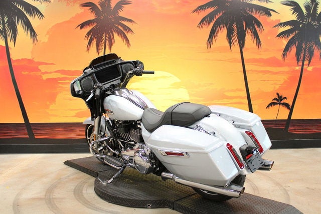 2025 Harley-Davidson FLHX - Street Glide Base