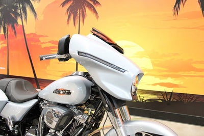 2025 Harley-Davidson FLHX - Street Glide Base