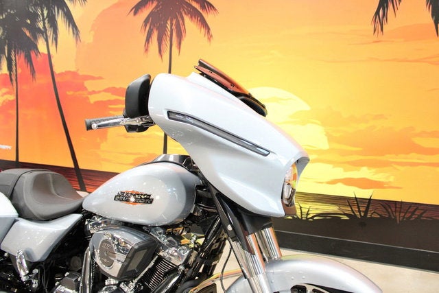 2025 Harley-Davidson FLHX - Street Glide Base
